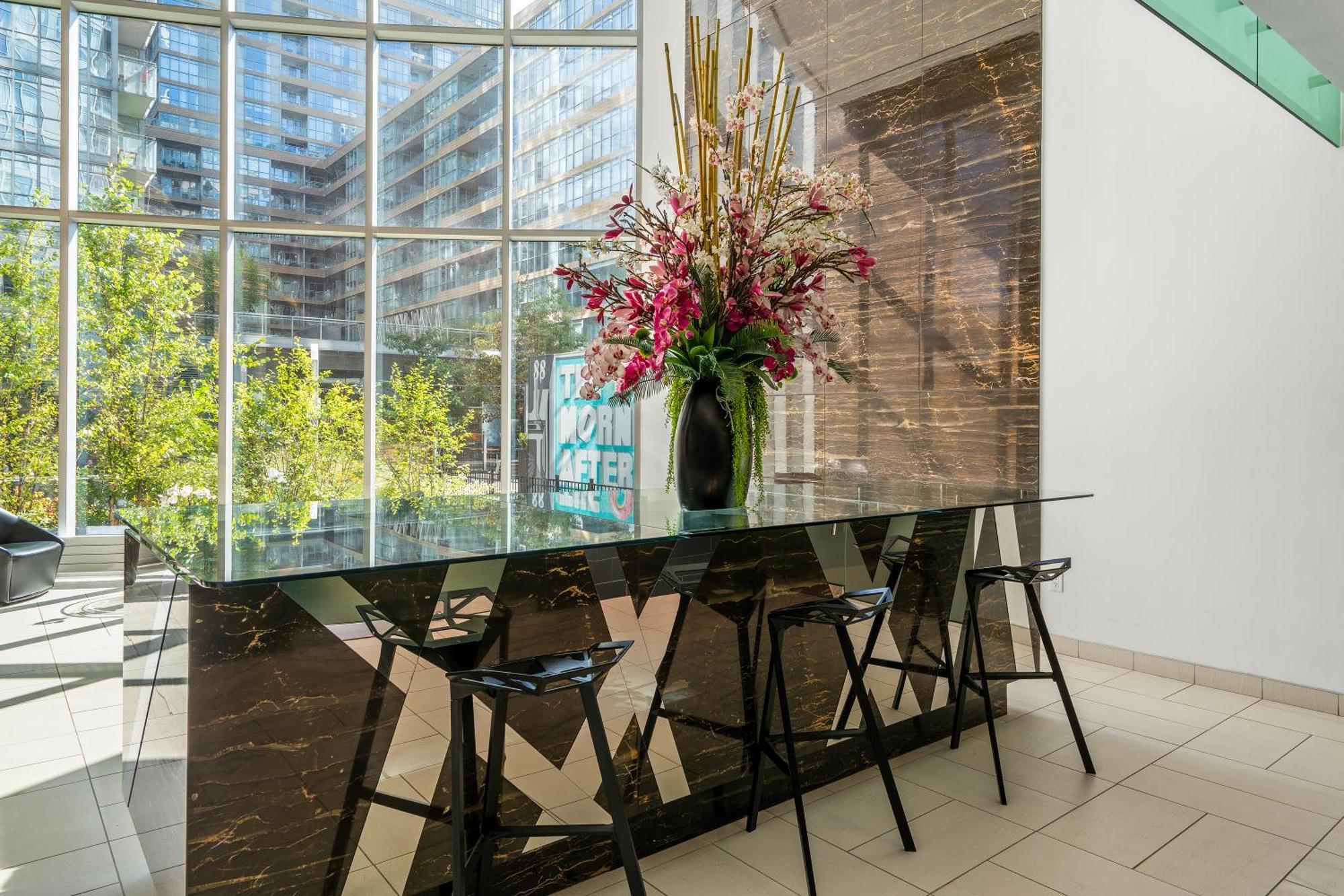 טורונטו Exquisite Condos By Cn Tower With Parking מראה חיצוני תמונה