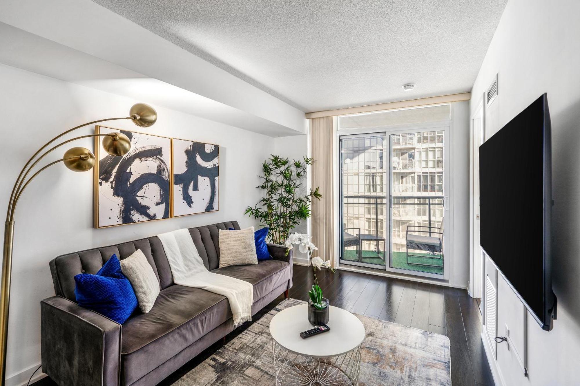 טורונטו Exquisite Condos By Cn Tower With Parking מראה חיצוני תמונה