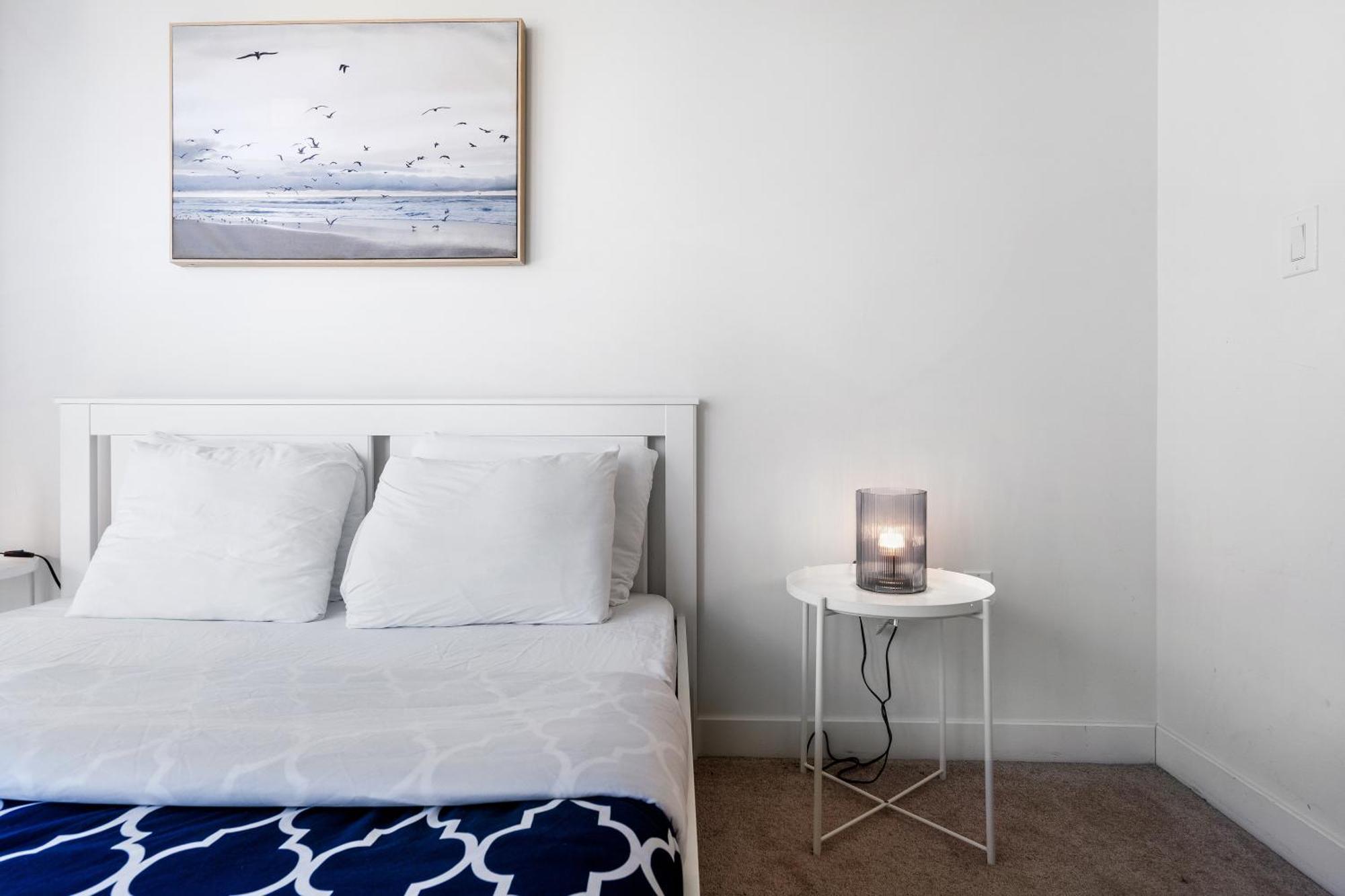 טורונטו Exquisite Condos By Cn Tower With Parking מראה חיצוני תמונה