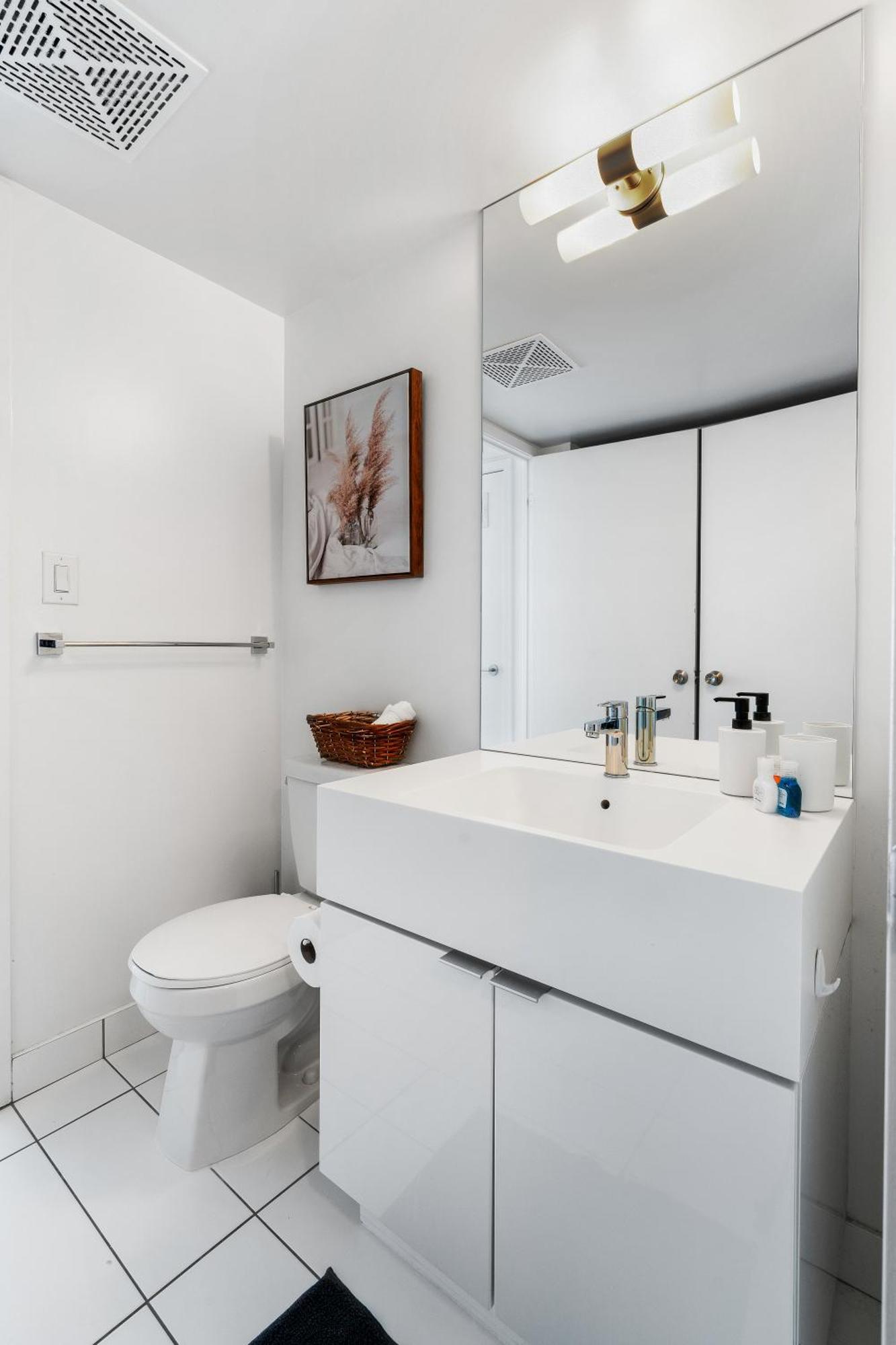 טורונטו Exquisite Condos By Cn Tower With Parking מראה חיצוני תמונה
